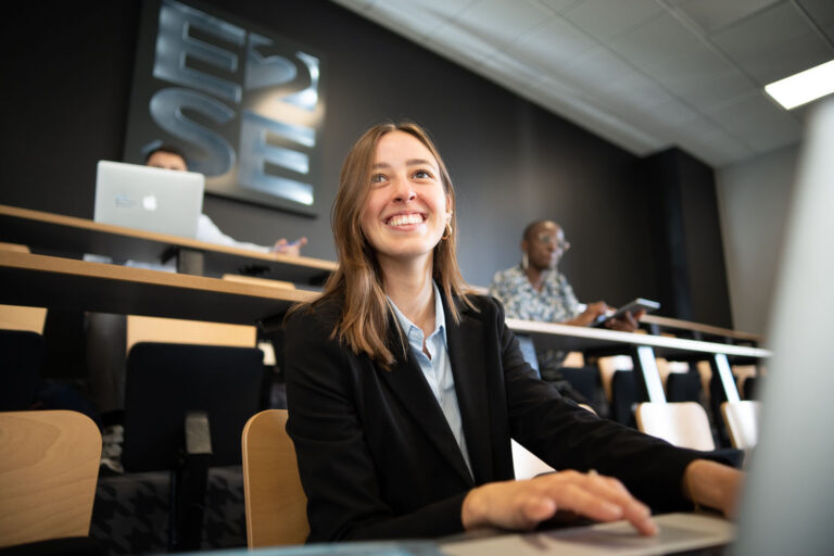 Creation of a stock photo library for E2SE Business School in Caen