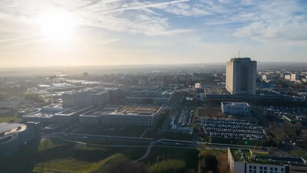 Vue aérienne par drone d'un chantier BTP pour la communication visuelle d'entreprise, Photo 911 Caen